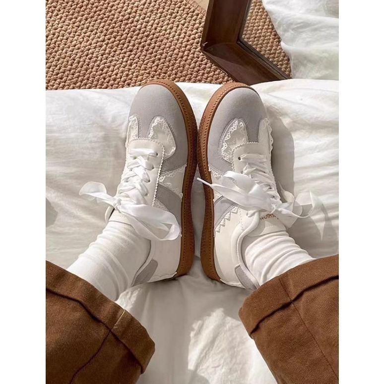 bunny_stall (現貨)🌟令人為之一亮的蕾絲拼接德訓鞋小白鞋-細節圖4