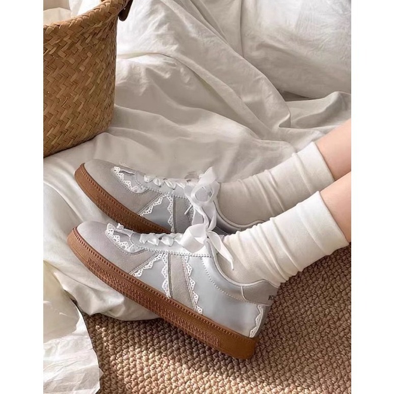 bunny_stall (現貨)🌟令人為之一亮的蕾絲拼接德訓鞋小白鞋-細節圖5