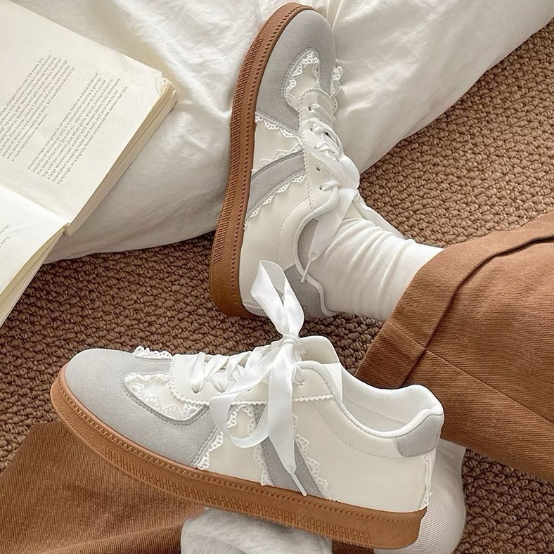 bunny_stall (現貨)🌟令人為之一亮的蕾絲拼接德訓鞋小白鞋-細節圖7