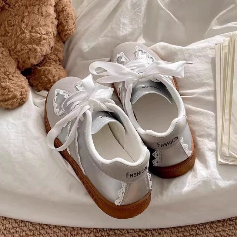 bunny_stall (現貨)🌟令人為之一亮的蕾絲拼接德訓鞋小白鞋-細節圖8