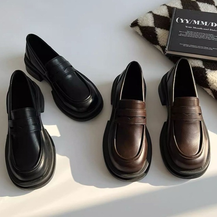 bunny_stall 人見人愛🖤穿起來輕巧舒適的百搭厚底鞋樂福鞋-細節圖2