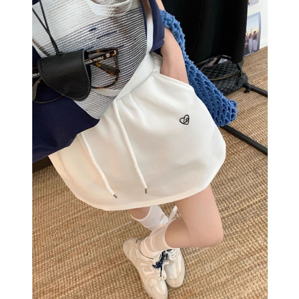 bunny_stall (現貨)細緻愛心小刺繡鬆緊腰抽繩休閒短裙/S-XL-細節圖5