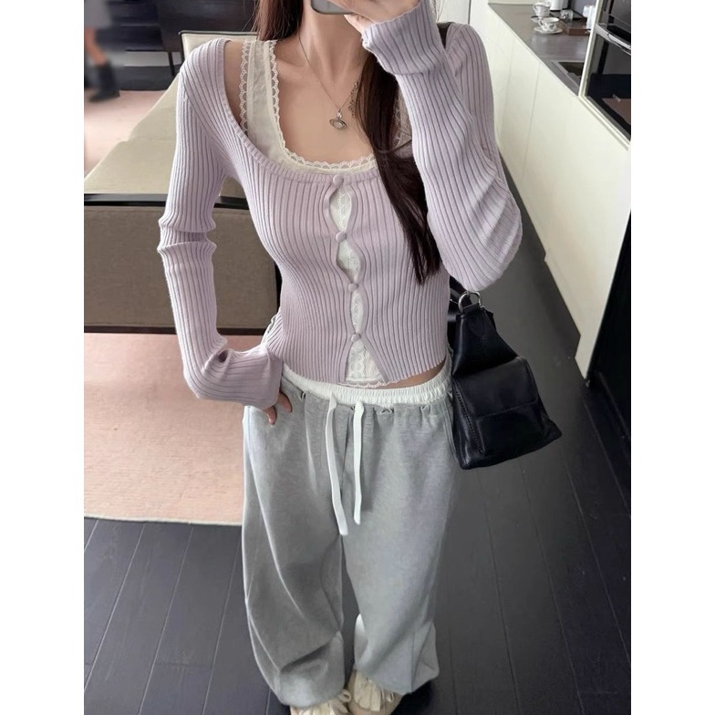 bunny_stall 💜細緻的蕾絲花邊假兩件式針織衫+休閒長褲or短裙-細節圖4