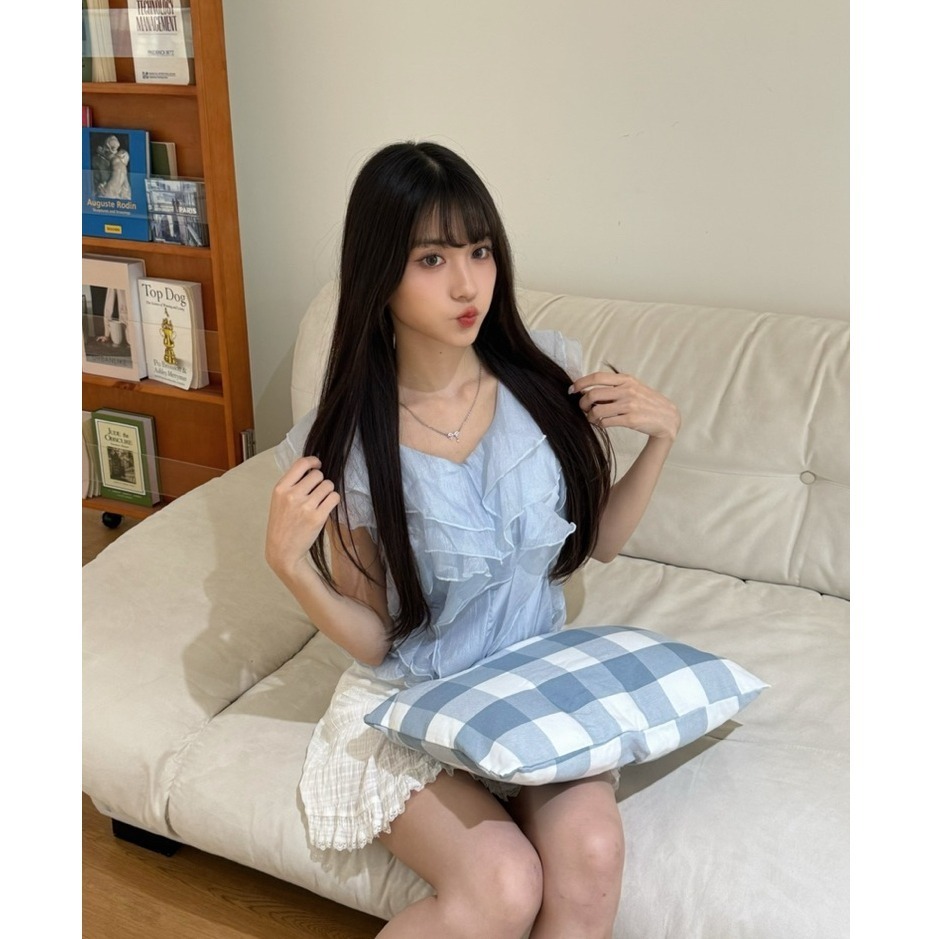 bunny_stall (現貨)甜美日系感🤍不規則荷葉邊露背繫帶V領襯衫/S-L-細節圖7