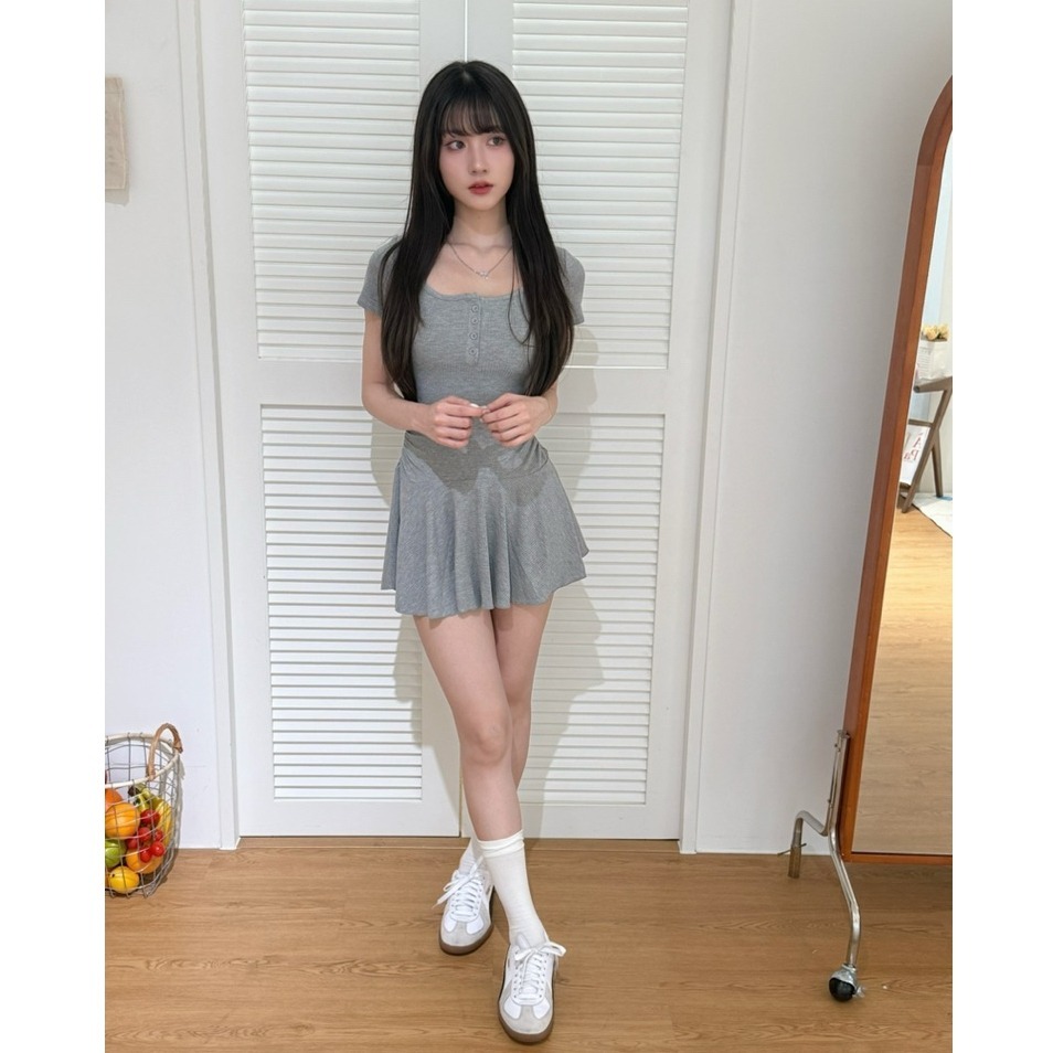 bunny_stall (現貨)我的日常穿搭🤍修身顯瘦的彈力休閒連身裙-細節圖2