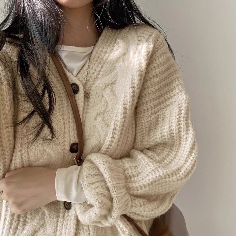 bunny_stall (現貨)日系溫柔風粗麻花排扣針織外套-細節圖2