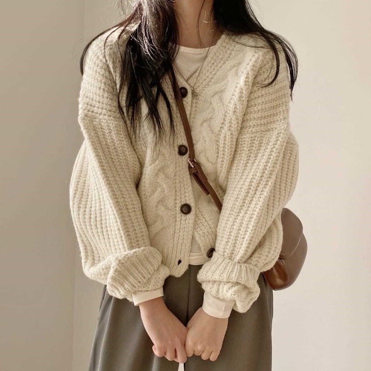 bunny_stall (現貨)日系溫柔風粗麻花排扣針織外套-細節圖3