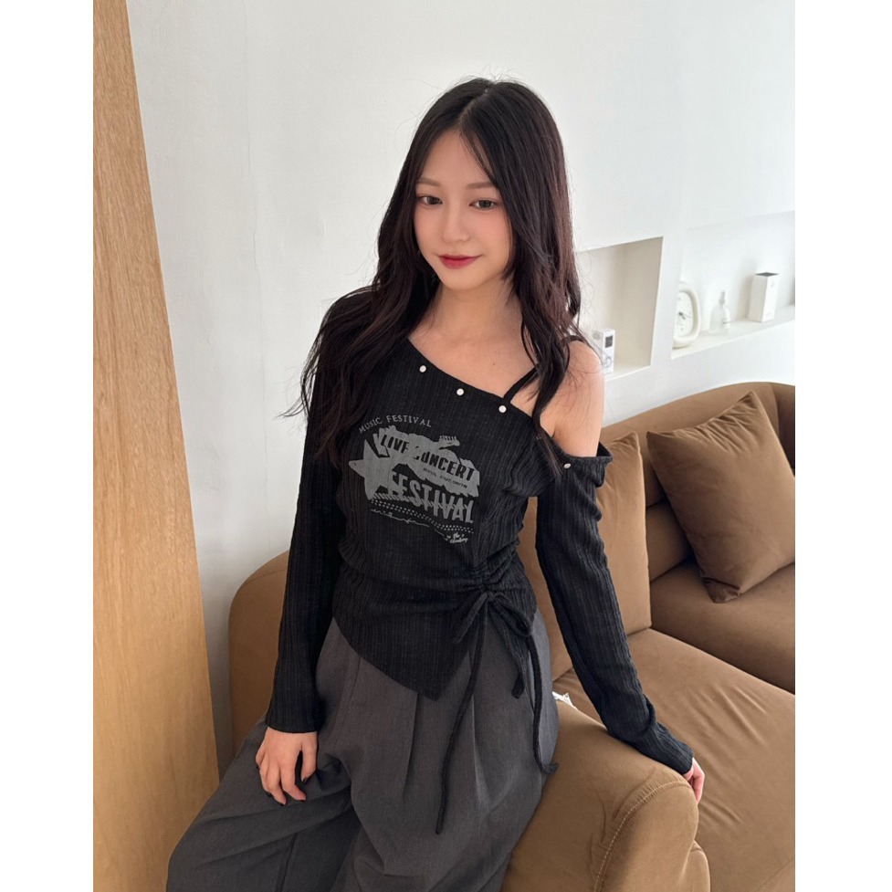 bunny_stall (現貨)美式甜辣風🖤側邊綁帶收腰設計的露肩長袖上衣/S-L-細節圖5