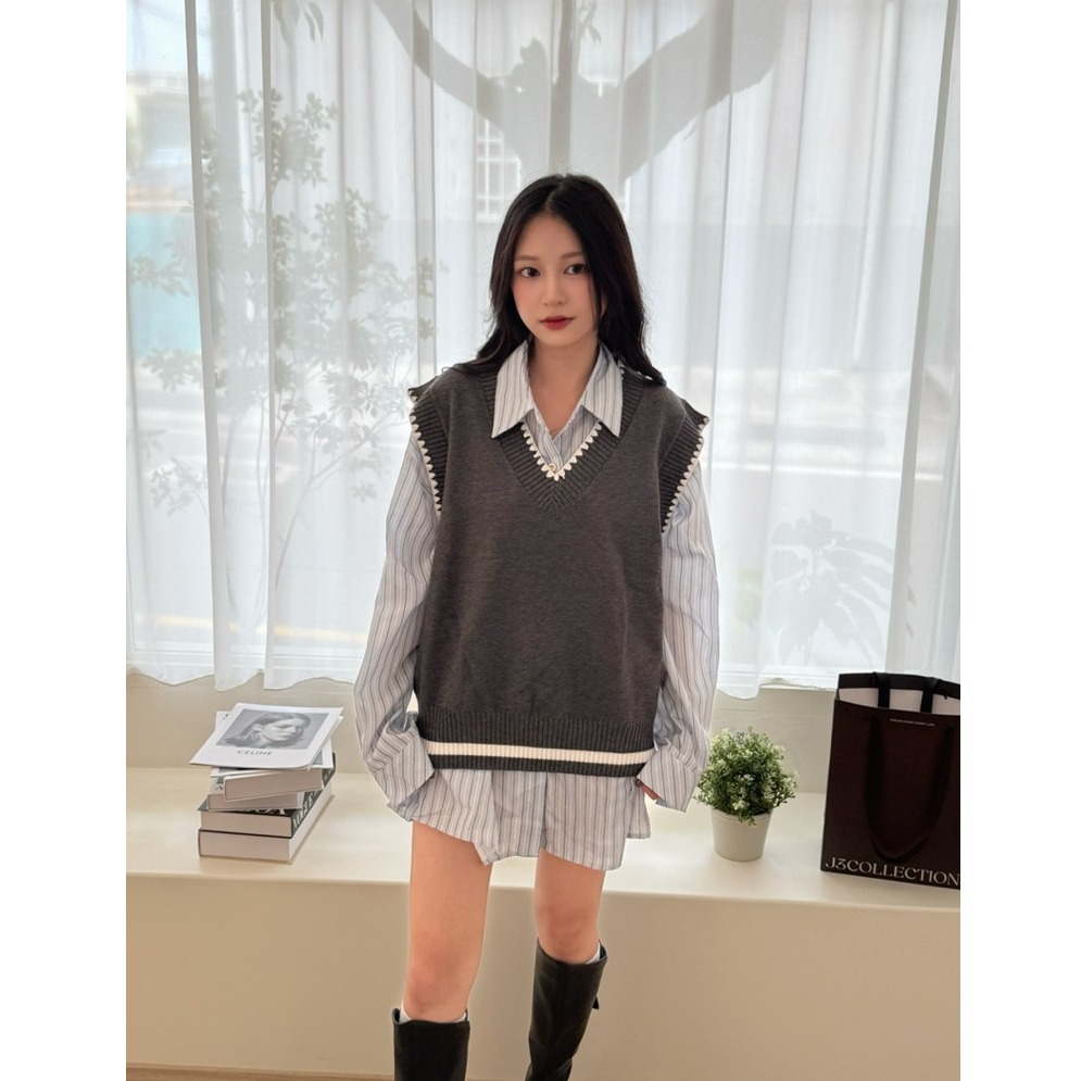 bunny_stall 經典學院風💙藍色條紋長版襯衫+簡約撞色針織背心兩件式套裝-細節圖6