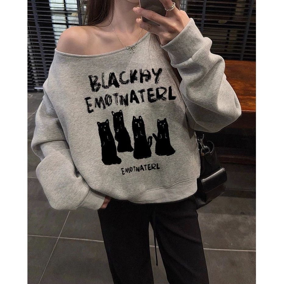 bunny_stall 永遠不嫌多的微露肩字母印花長袖衛衣/大學T-細節圖5