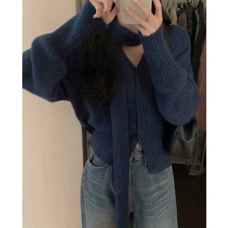 bunny_stall (現貨)暮色時光💙柔軟的V領排扣針織衫+同色系頸帶-細節圖4