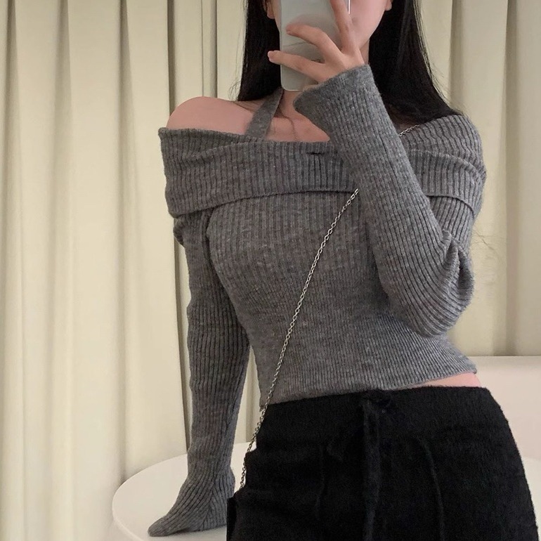 bunny_stall (現貨)入秋進行曲🎵掛脖式一字領露肩短版針織衫-細節圖5