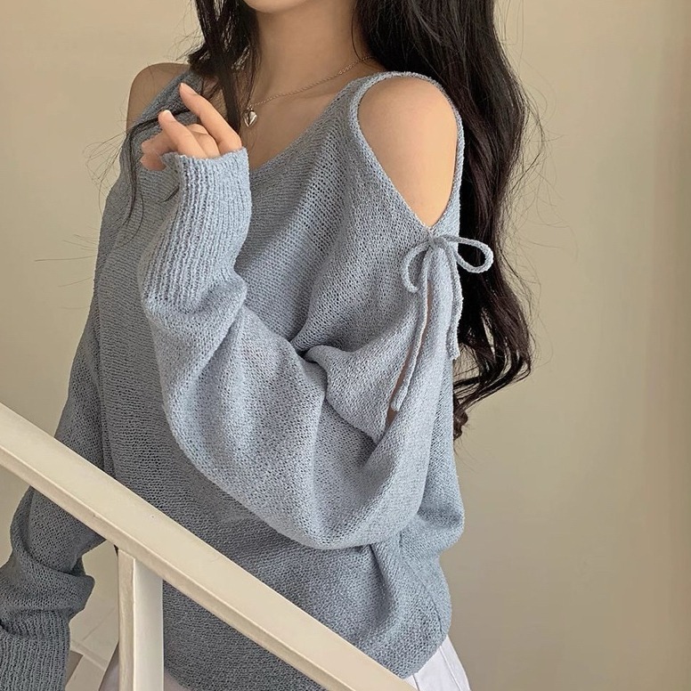 bunny_stall (現貨)漫步萊茵河畔🩵微露肩綁帶的薄款針織衫/S-L-規格圖9