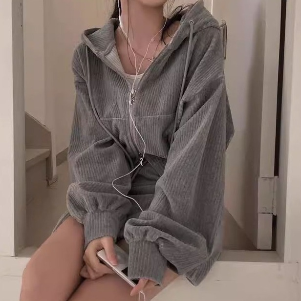 bunny_stall 秋冬氛圍感🍂燈芯絨落肩款短版外套+鬆緊腰抽繩短裙套裝-細節圖5