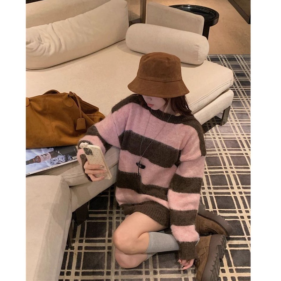 bunny_stall (現貨)人見人愛的中長款條紋圓領針織毛衣-細節圖3