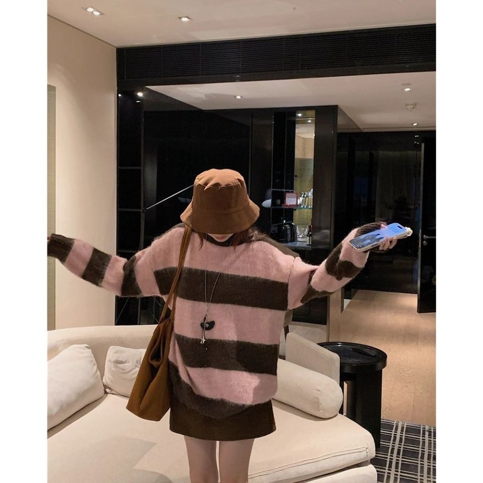 bunny_stall (現貨)人見人愛的中長款條紋圓領針織毛衣-細節圖5