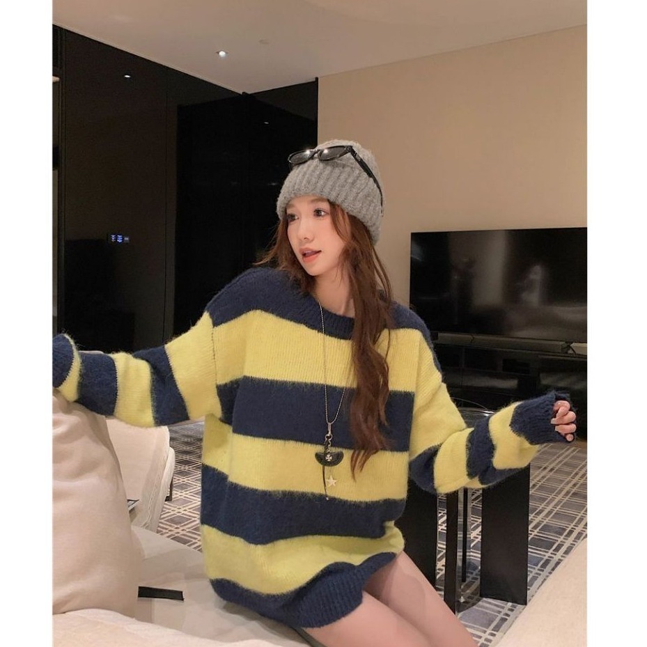 bunny_stall (現貨)人見人愛的中長款條紋圓領針織毛衣-細節圖7