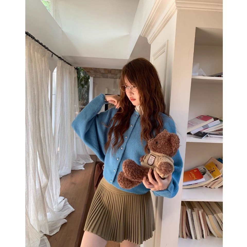 bunny_stall (現貨)滿滿的氣質感💌蝙蝠袖排扣短版針織外套/5Colors-細節圖2