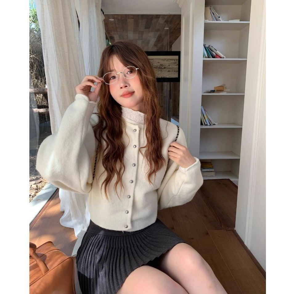 bunny_stall (現貨)滿滿的氣質感💌蝙蝠袖排扣短版針織外套/5Colors-細節圖6