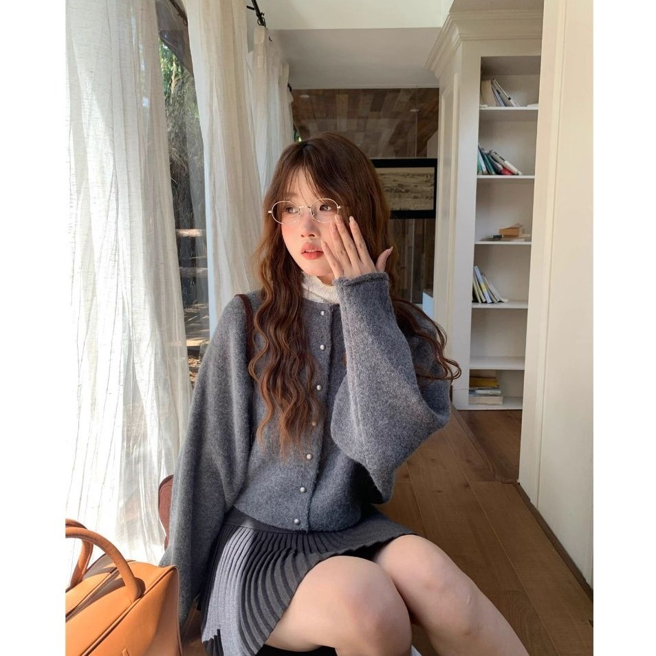 bunny_stall (現貨)滿滿的氣質感💌蝙蝠袖排扣短版針織外套/5Colors-規格圖9