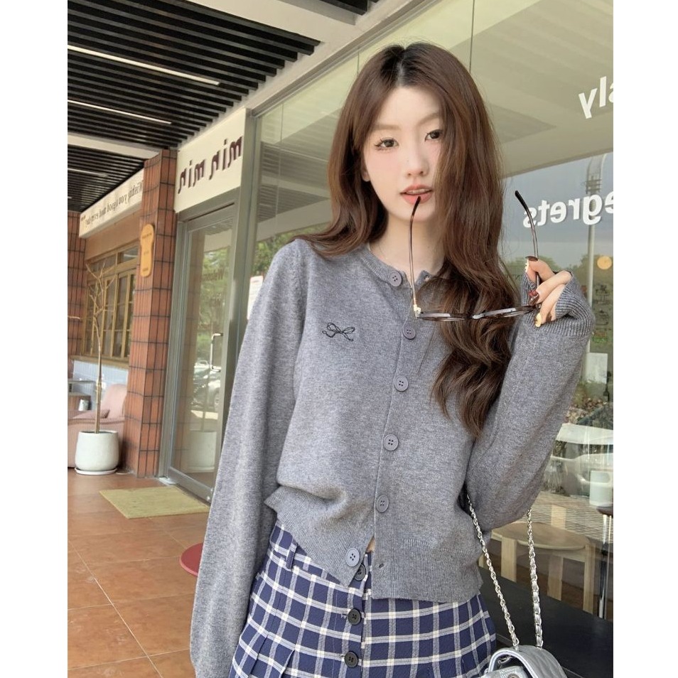 bunny_stall 春天的色調🎀蝴蝶結刺繡排釦圓領針織外套-細節圖4