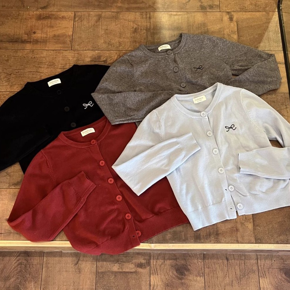 bunny_stall 春天的色調🎀蝴蝶結刺繡排釦圓領針織外套-細節圖9