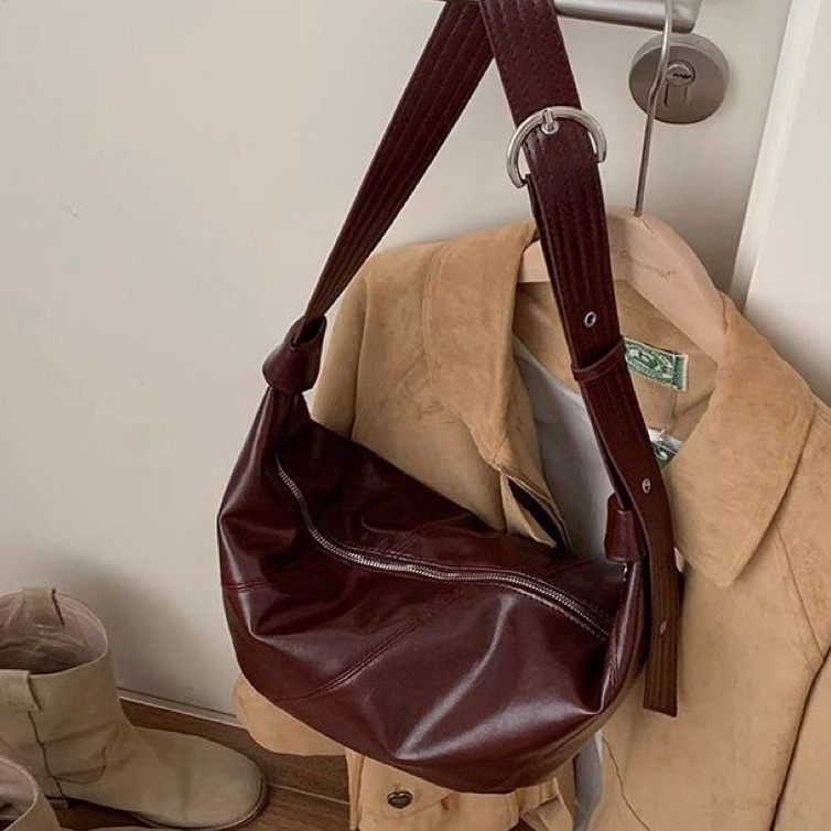 bunny_stall 🤎高質感！大容量的百搭水餃包可頌包/4Colors-細節圖7