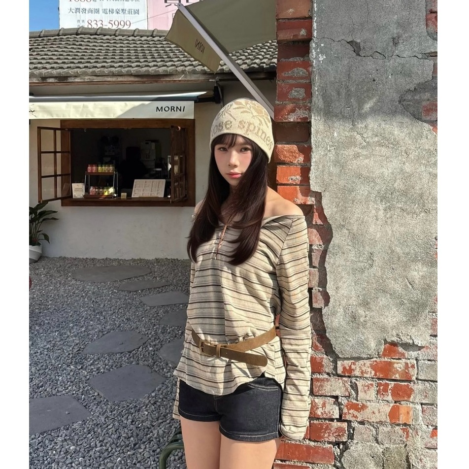 bunny_stall 🤎誰穿誰好看的百搭休閒條紋露肩上衣-細節圖2
