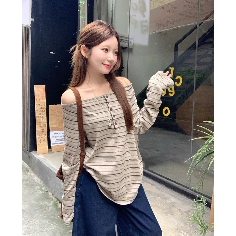 bunny_stall 🤎誰穿誰好看的百搭休閒條紋露肩上衣-細節圖4
