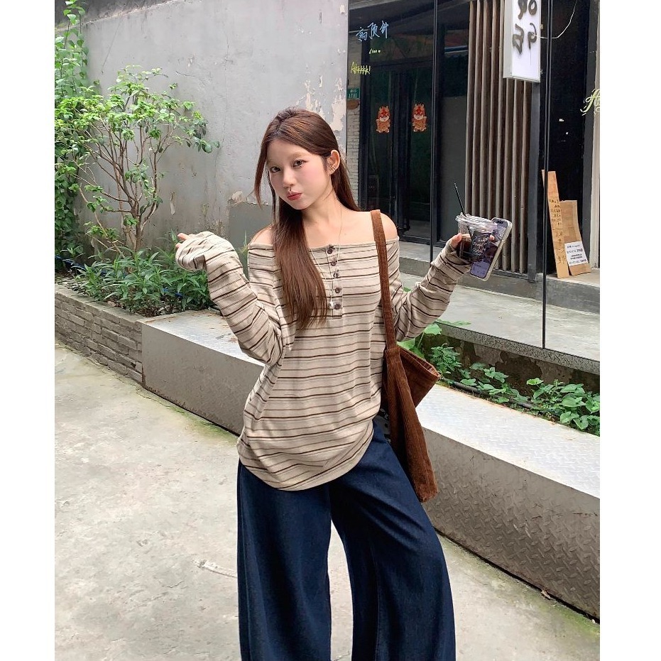 bunny_stall 🤎誰穿誰好看的百搭休閒條紋露肩上衣-細節圖5