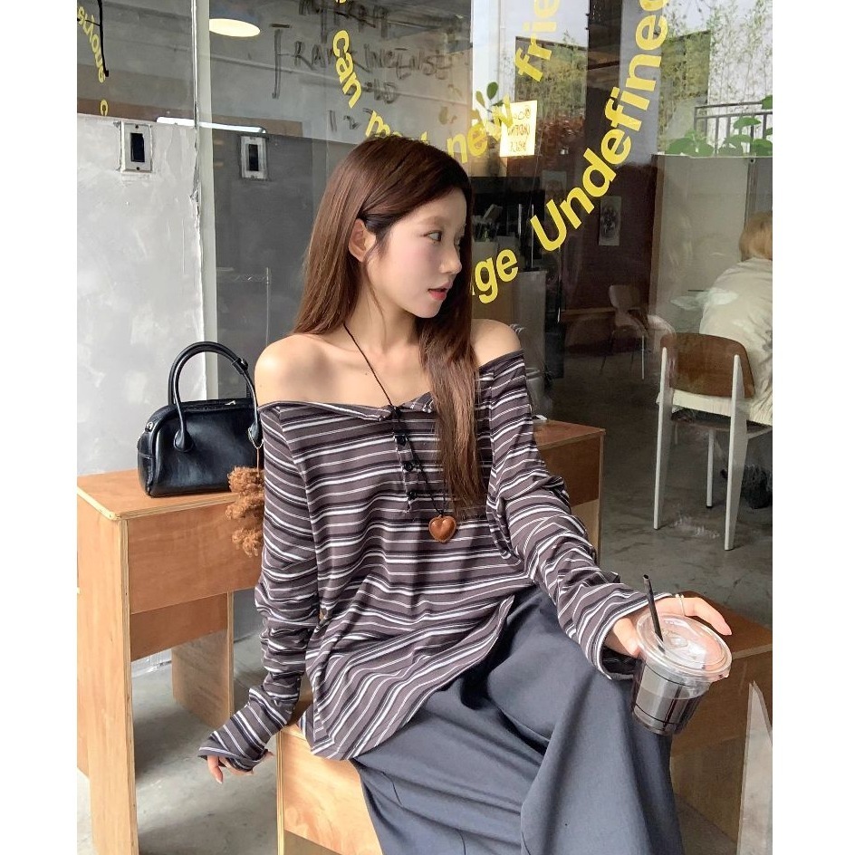 bunny_stall 🤎誰穿誰好看的百搭休閒條紋露肩上衣-細節圖9