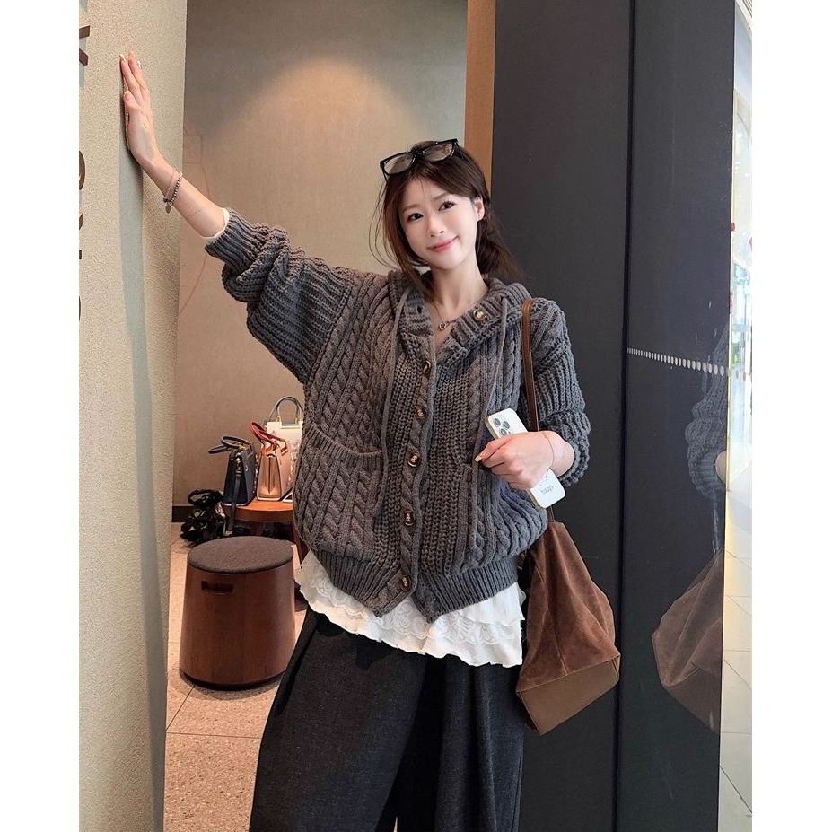 bunny_stall 🩵耐看百搭的雙口袋麻花針織連帽外套/3Colors-細節圖9