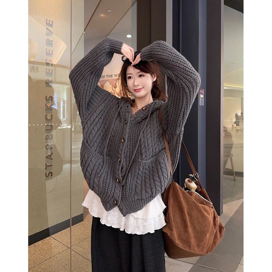 bunny_stall 🩵耐看百搭的雙口袋麻花針織連帽外套/3Colors-規格圖9