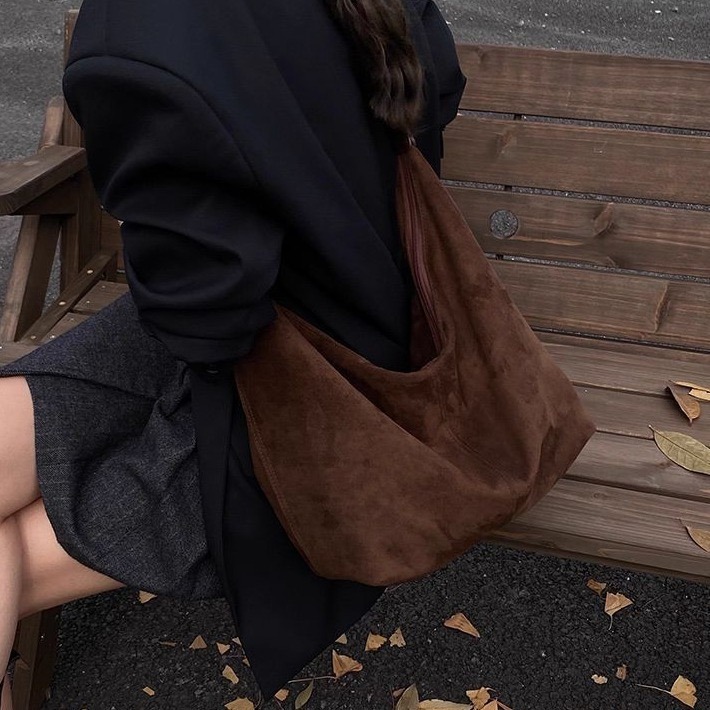 bunny_stall (現貨)秋日呢喃🤎韓系小眾設計的百搭麂皮單肩包/斜垮包-規格圖7