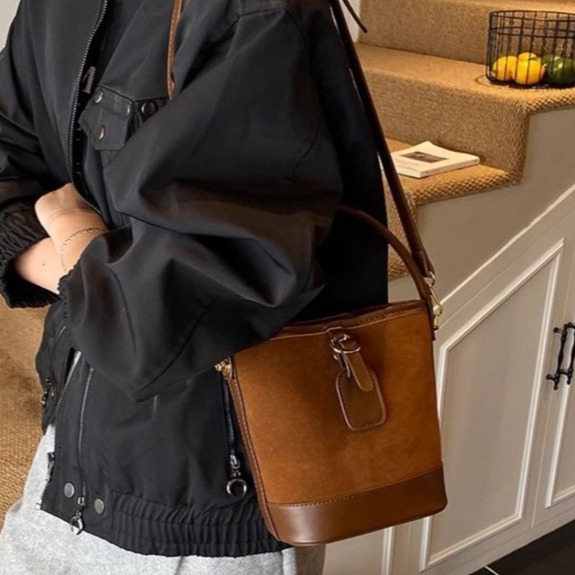 bunny_stall 首爾漫步🍂輕奢復古麂皮手提小包/水桶包/3Colors-細節圖7