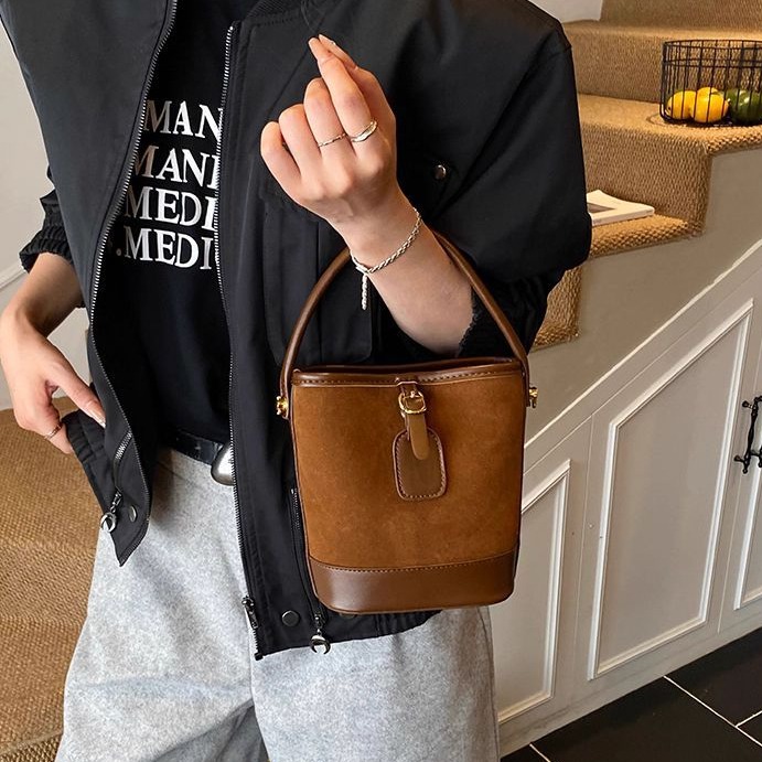 bunny_stall 首爾漫步🍂輕奢復古麂皮手提小包/水桶包/3Colors-細節圖8