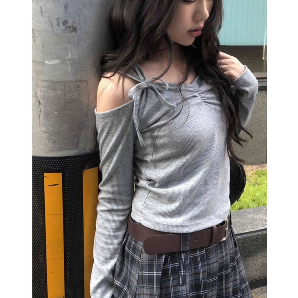 bunny_stall 灰霧悄語🩶微性感斜肩彈力針織衫+經典格紋百摺裙套裝/附皮帶/S-L-細節圖5