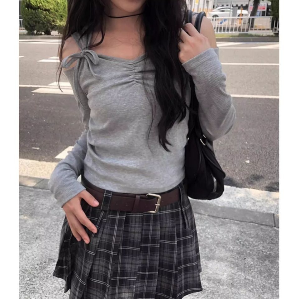 bunny_stall 灰霧悄語🩶微性感斜肩彈力針織衫+經典格紋百摺裙套裝/附皮帶/S-L-細節圖4
