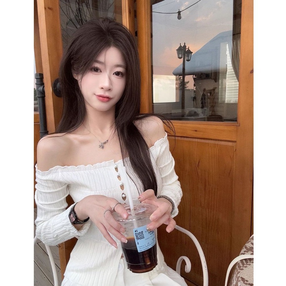 bunny_stall 許妍同款🤍柔光般的珍珠扣一字領修身針織衫/S-L-細節圖4