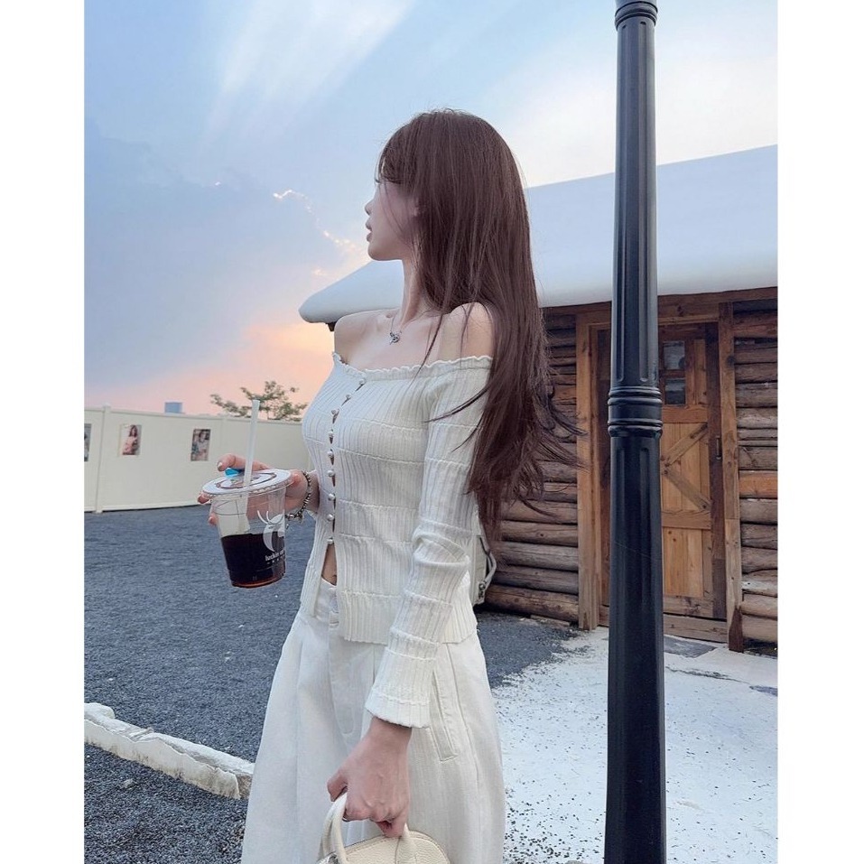 bunny_stall 許妍同款🤍柔光般的珍珠扣一字領修身針織衫/S-L-細節圖6