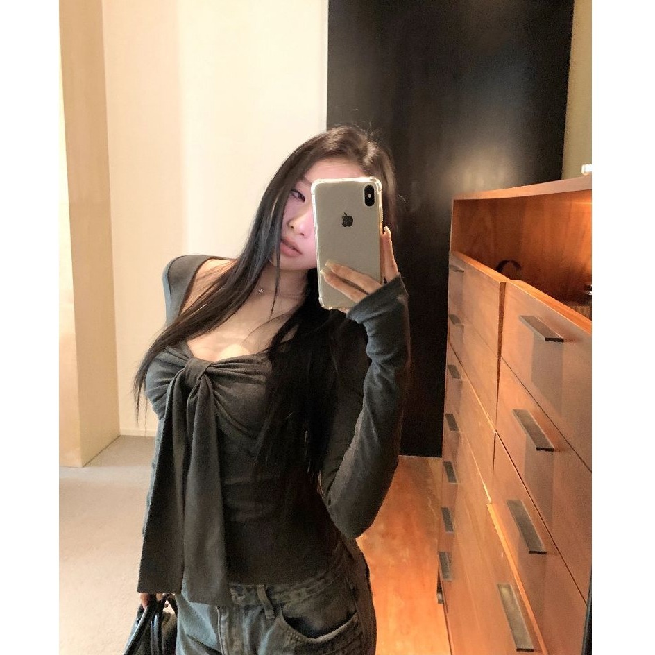 bunny_stall 莫代爾親膚款！穿起來修身顯瘦的蝴蝶結方領長袖上衣/S-L-細節圖6