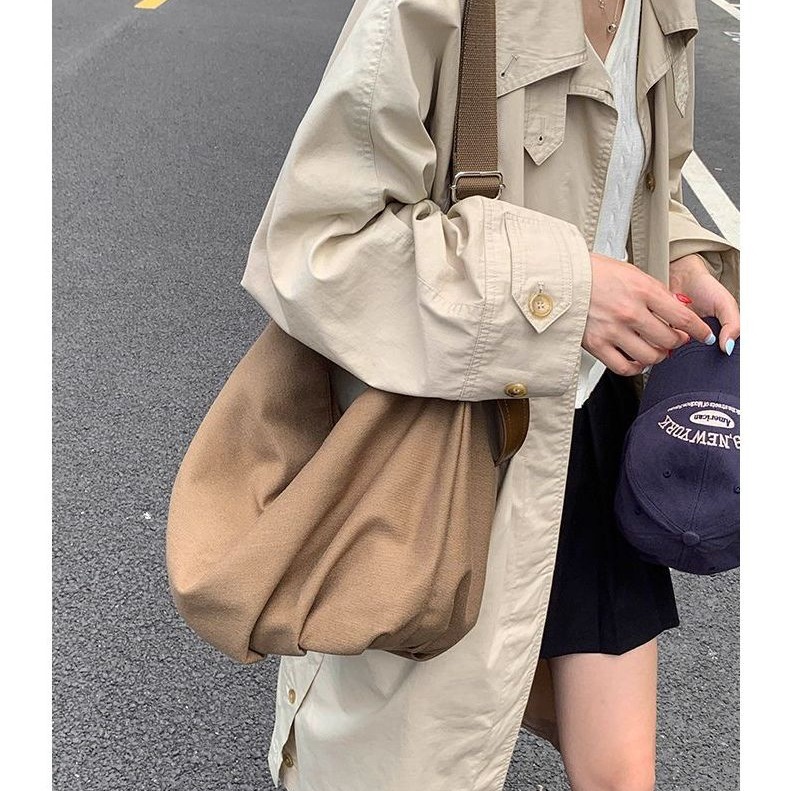 bunny_stall 日常裡不可或缺的鬆弛感大容量帆布單肩包/斜垮包-細節圖2