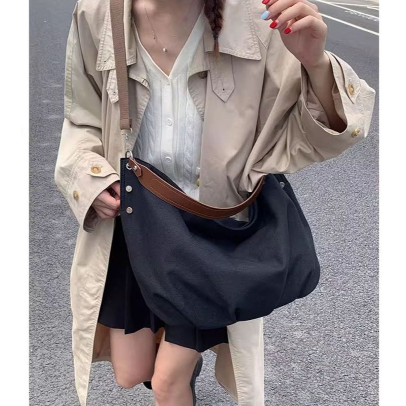 bunny_stall 日常裡不可或缺的鬆弛感大容量帆布單肩包/斜垮包-細節圖5