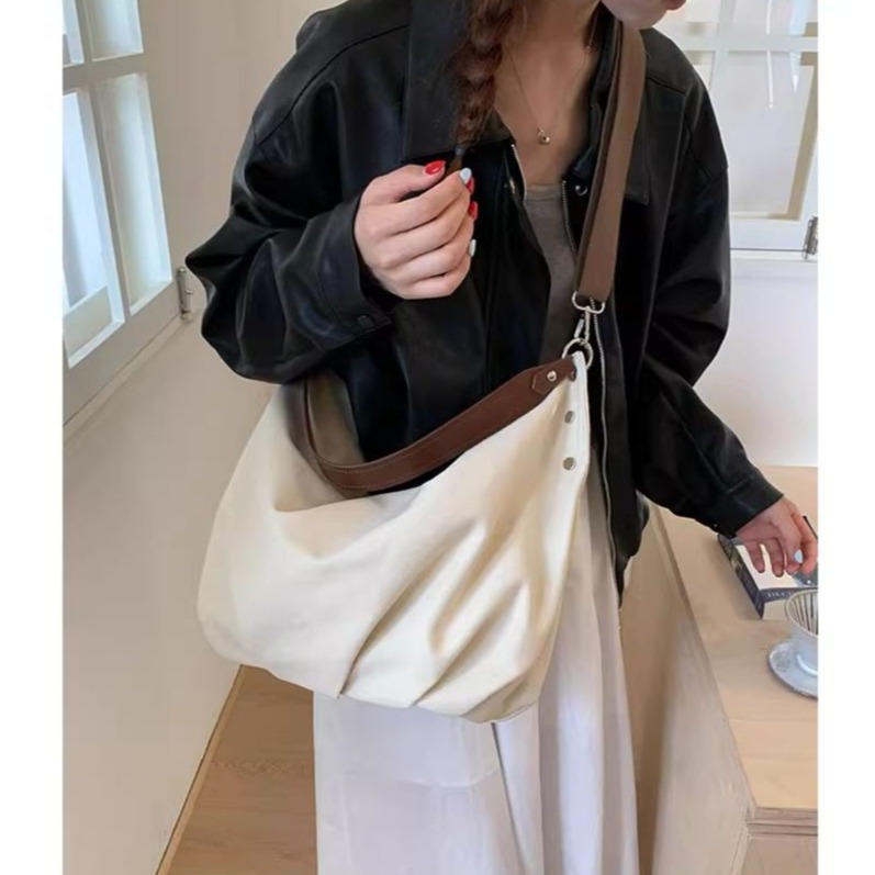 bunny_stall 日常裡不可或缺的鬆弛感大容量帆布單肩包/斜垮包-細節圖7