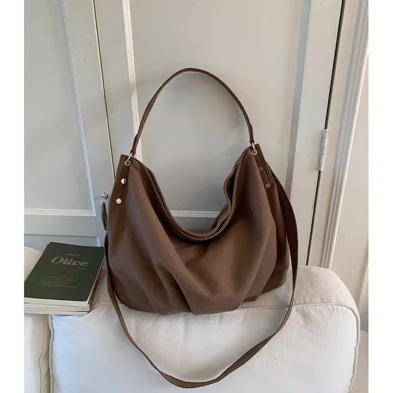 bunny_stall 日常裡不可或缺的鬆弛感大容量帆布單肩包/斜垮包-細節圖9