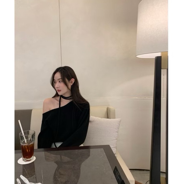 bunny_stall 我的浪漫法式感🤍氣質款斜肩露肩針織衫/附頸帶-規格圖7