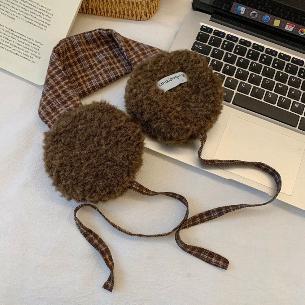 bunny_stall (現貨)秋冬拍照簡單出片🤎羊羔毛拼接格紋防風保暖綁帶耳罩-規格圖9