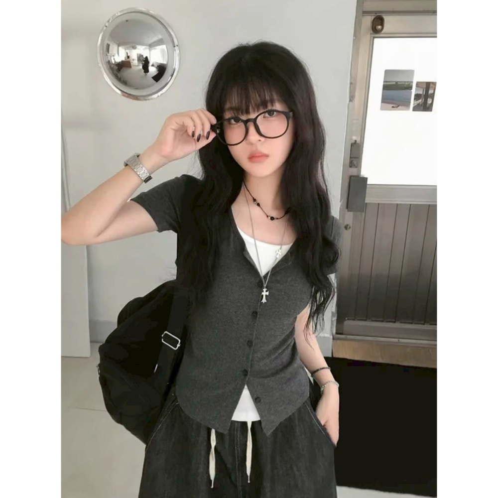 bunny_stall 我的日常穿搭🩶修身顯瘦的極簡風假兩件式針織衫/S-L-細節圖3