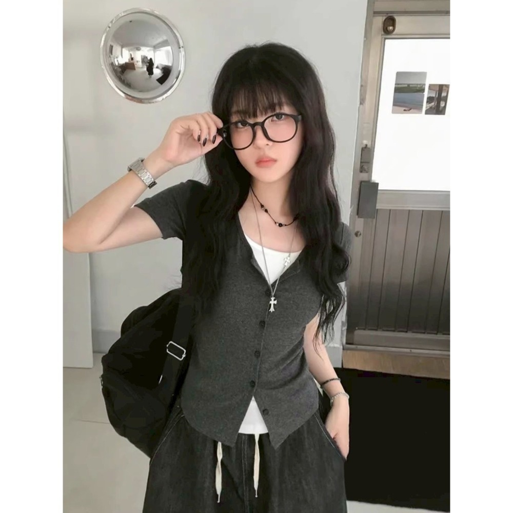 bunny_stall 我的日常穿搭🩶修身顯瘦的極簡風假兩件式針織衫/S-L-細節圖3
