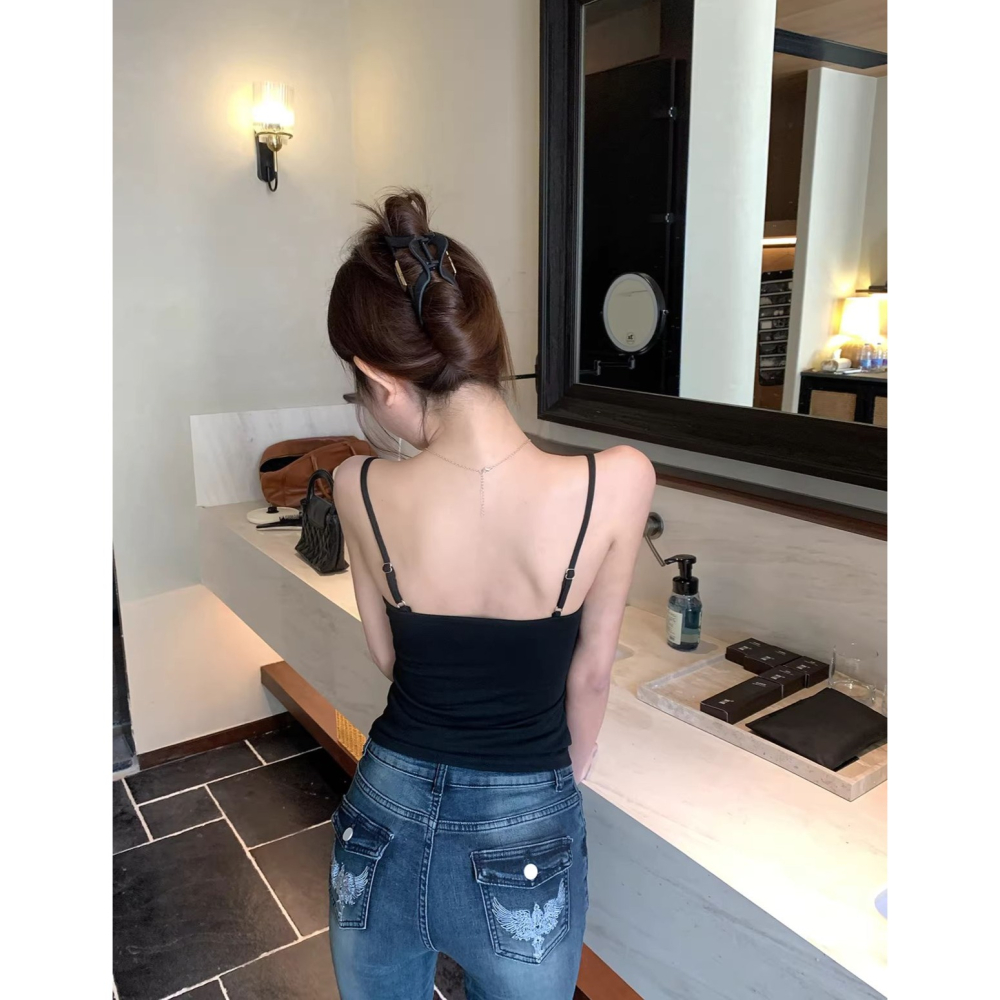 bunny_stall 舒適柔軟的蕾絲花邊V領吊帶背心/有胸墊/肩帶可調節-細節圖3